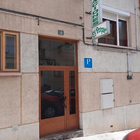 Sabiñánigo Habitaciones Pension El Parque מראה חיצוני תמונה