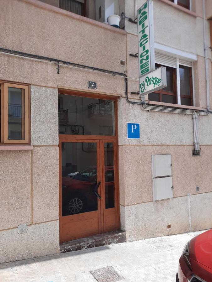 Sabiñánigo Habitaciones Pension El Parque מראה חיצוני תמונה