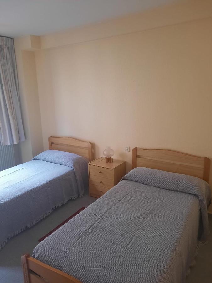 Sabiñánigo Habitaciones Pension El Parque מראה חיצוני תמונה